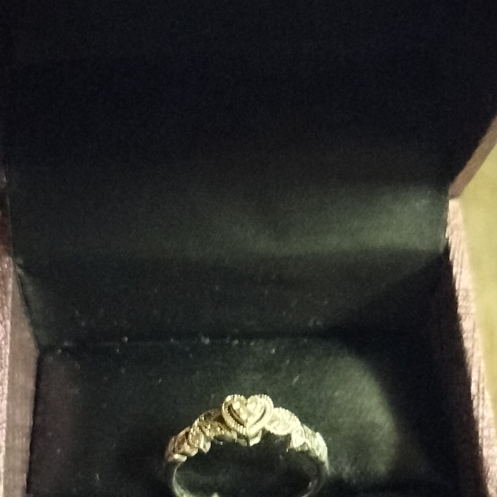 14k White Gold Ring With .10ct Diamonds Size 6.5
